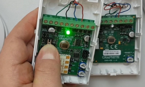 Rezyztory wbudowane w czujki. Uważaj na nie!